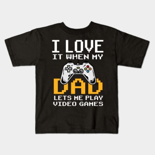 Design When my mom let's me play video games Gamer Kids T-Shirt